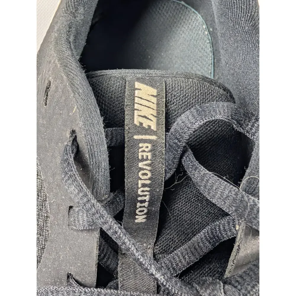 Size 13 - Nike Revolution 5 Extra Wide Black White